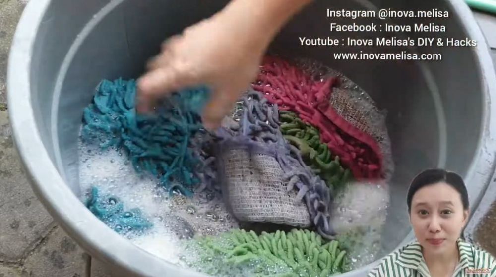 Rahasia anti bau, cara bersihkan keset kusam cuma pakai bahan dapur ini