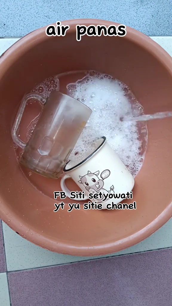 Lebih aman tanpa sitrun dan cairan pemutih, ini trik cuci gelas kusam cuma dengan 2 bahan dapur