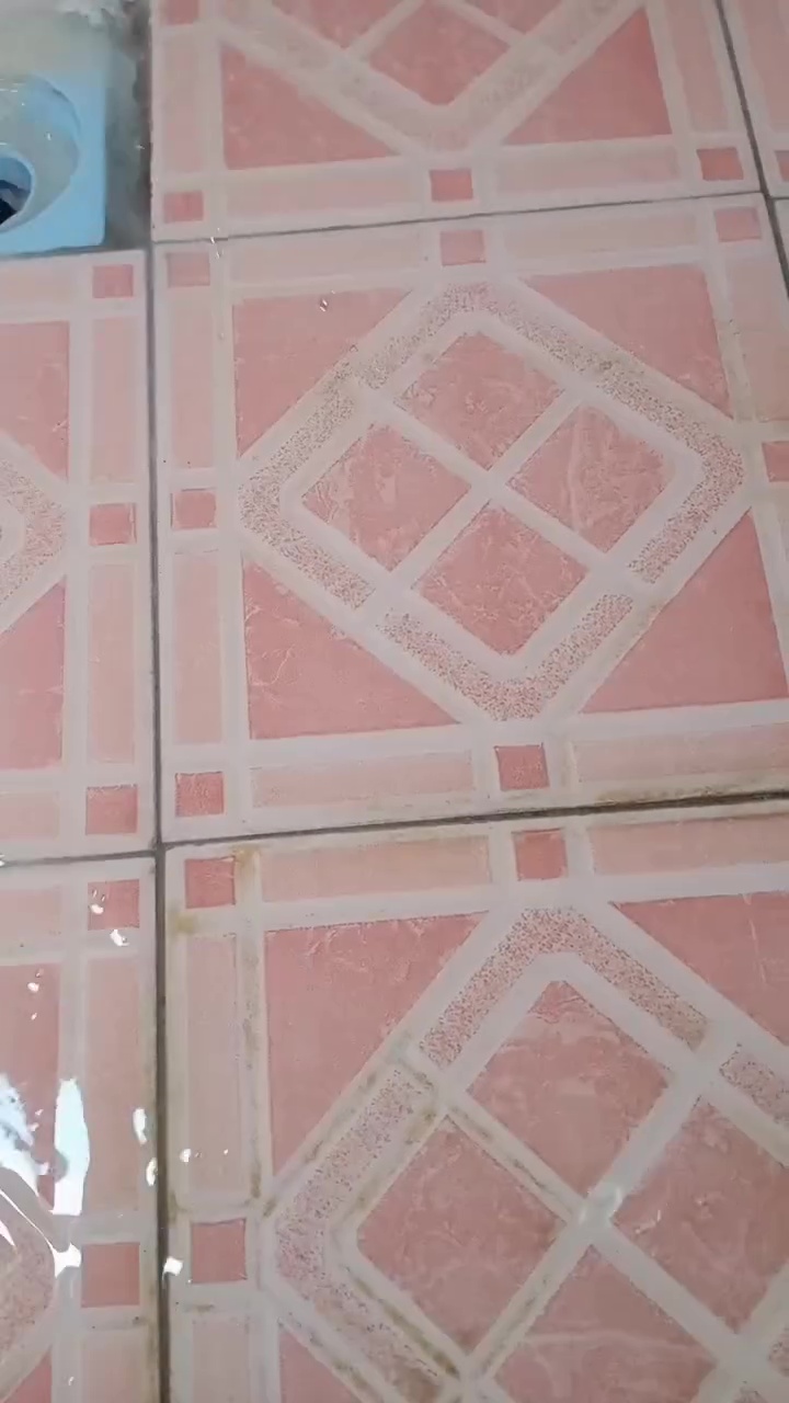 Effortless, ini cara mudah bersihkan keramik kamar mandi licin dan berkerak agar kinclong lagi