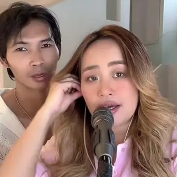 Selalu ledek produk jualan Pinkan Mambo ketika live, alasan Arya Khan bikin terharu