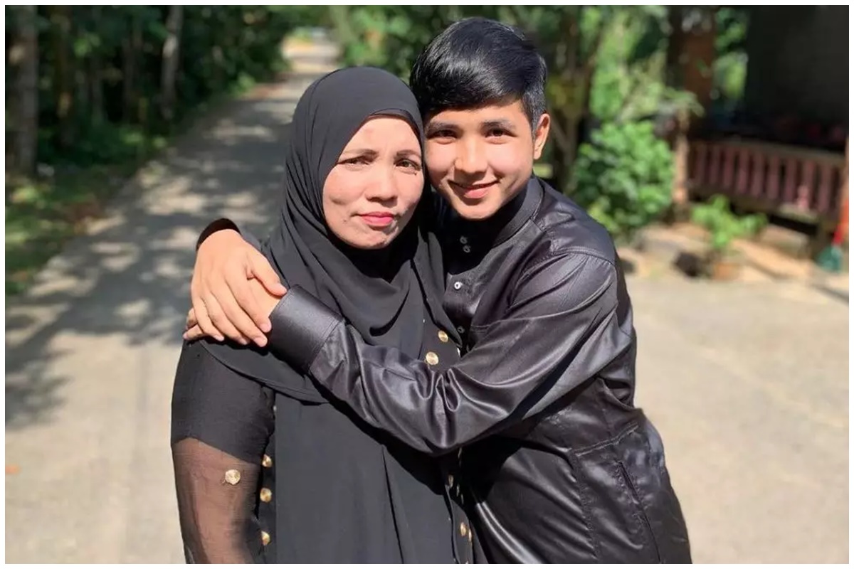 Potret 9 penyanyi dangdut pria bareng ibunya, buktikan cowok juga bisa ekspresif soal kasih sayang