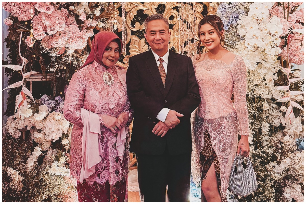 Kini tinggal di Australia, ini 9 momen manis kebersamaan Awkarin dengan keluarga, penuh kehangatan