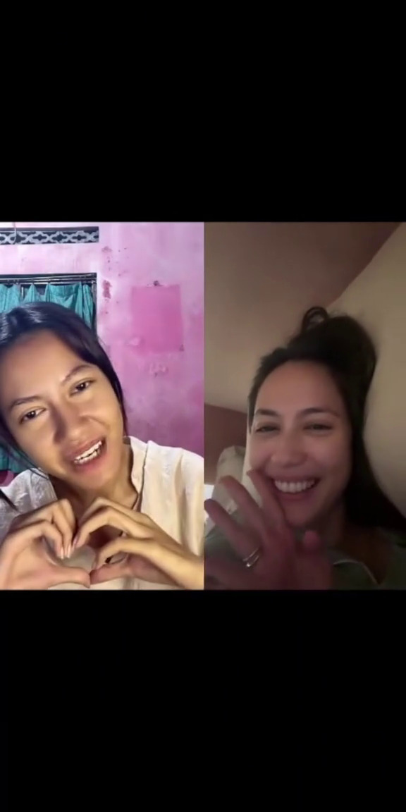 9 Momen Pevita Pearce live bareng 'kembaran ketemu gede' Klaudia Kristi di TikTok, akrab bak bestie