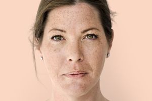 10 Serum untuk wajah bruntusan harga di bawah Rp 150 ribu, mencerahkan kulit