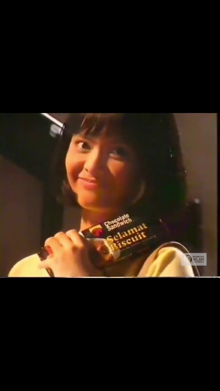 Bikin pangling, model iklan biskuit era 90-an ini ternyata Ersa Mayori, intip 9 potret transformasinya