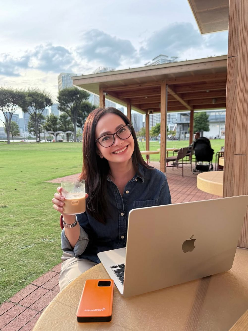 Bikin pangling, model iklan biskuit era 90-an ini ternyata Ersa Mayori, intip 9 potret transformasinya