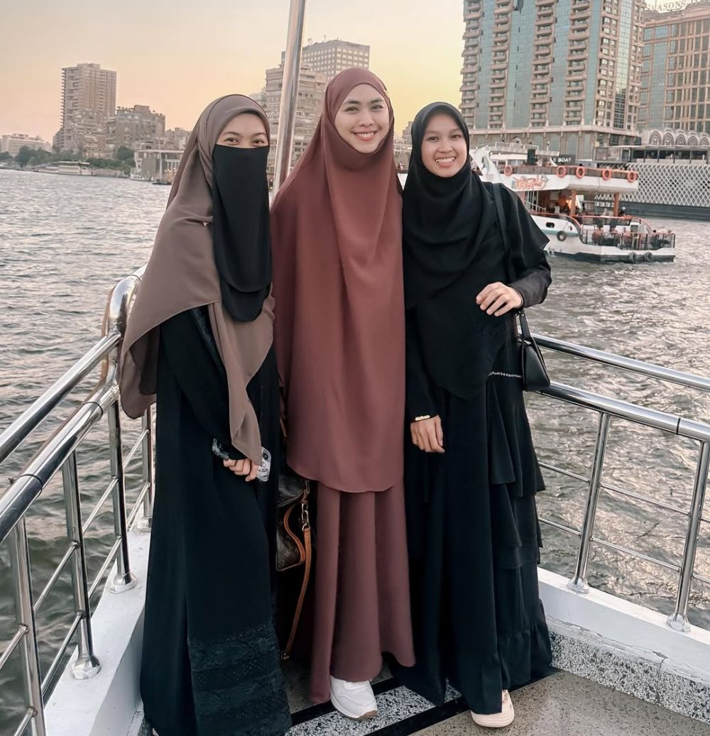 Sedang kuliah di Mesir, intip 7 momen Okie Setiana Dewi menyusuri Sungai Nil jadi sorotan