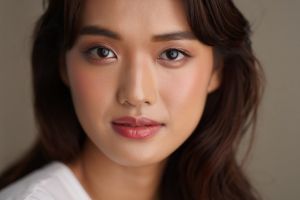 7 Tips makeup tahan keringat 2025, cocok untuk cuaca panas dan aktivitas padat