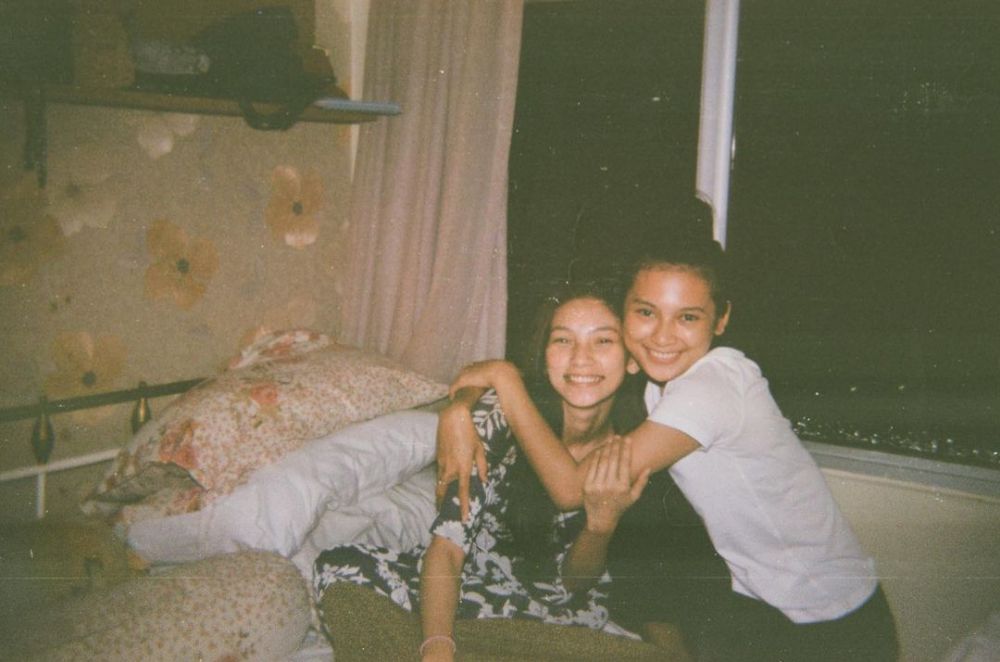Beda nasib dengan kakaknya, ini 11 potret Indah Permatasari bareng Sinta Mutiara, sibling goals