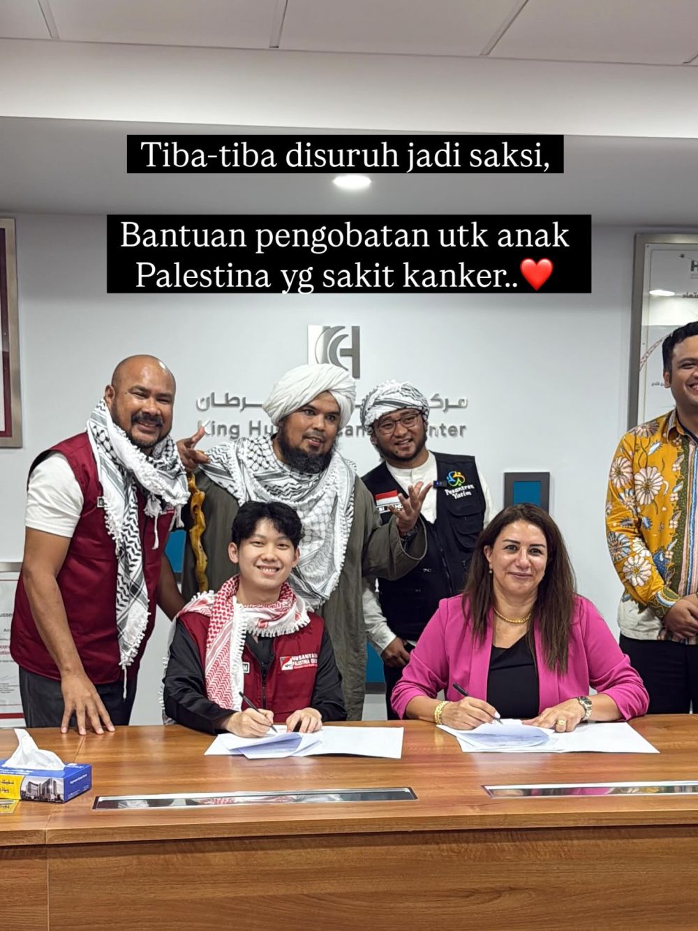 9 Potret Willie Salim beri donasi sembako untuk pengungsi Gaza, semangat berbaginya tuai sanjungan