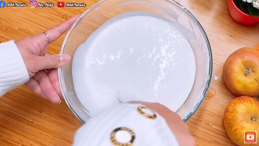 Bikin pisang goreng keriting dan krispi tanpa baking powder? Cuma modal 1 bahan ajaib ini