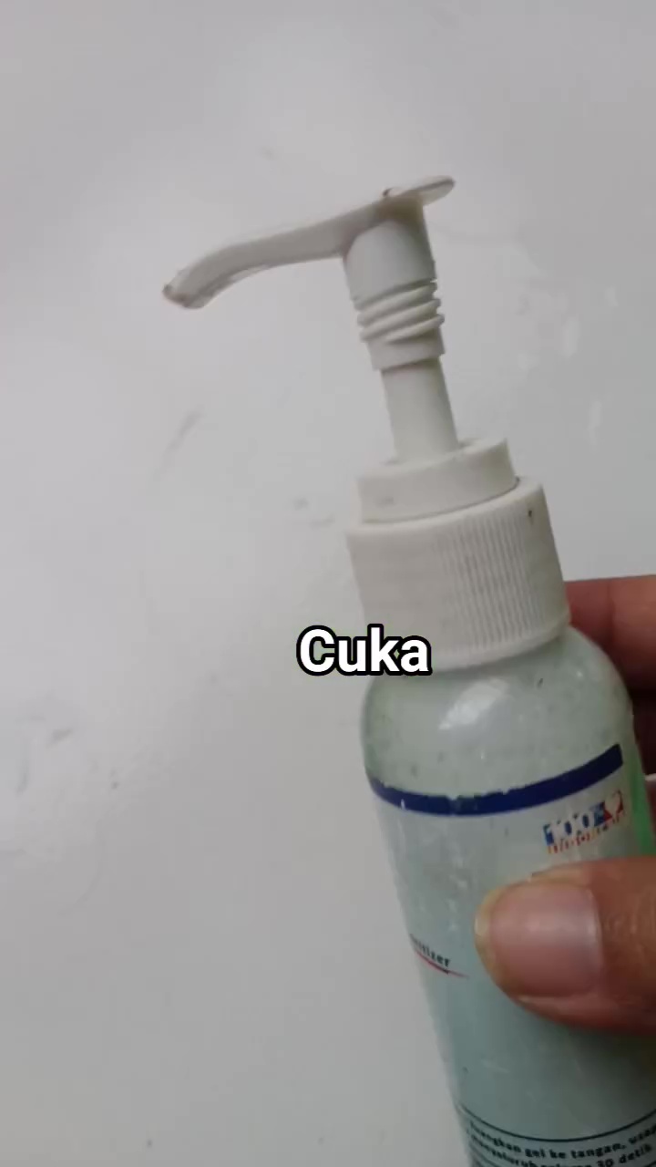 Tak perlu beli cairan pembersih mahal, gunakan 2 bahan dapur ini untuk basmi kerak di bodi kompor