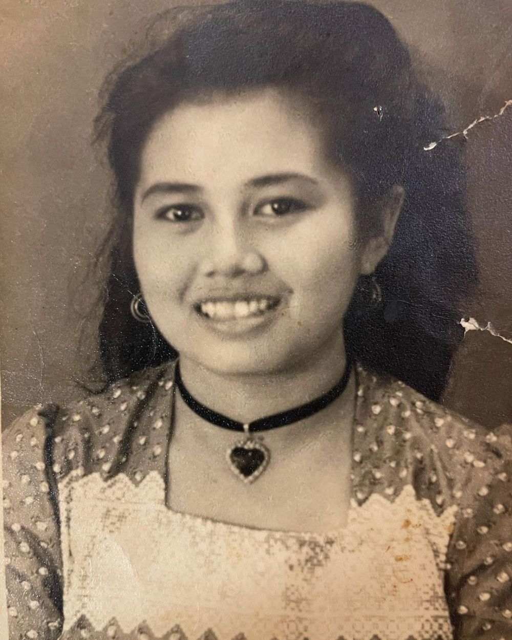 Cantiknya memesona natural banget, begini potret masa muda nenek 11 penyanyi