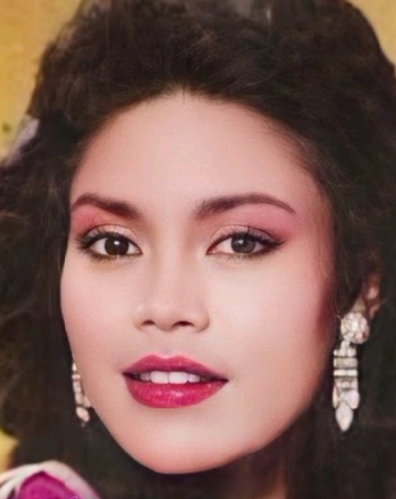 Wanita ini penyanyi keroncong legend, awal karier honornya sudah Rp150 juta, ini 9 potret masa mudanya