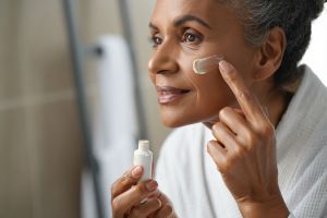 10 BB Cream terbaik untuk kulit berkerut, hasil natural tanpa bikin crack harga di bawah Rp150 ribu