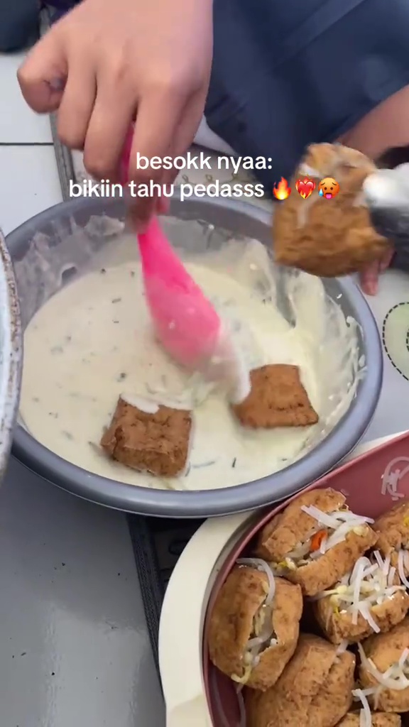 Momen kreatif para siswa SMA daur ulang lauk MBG, sulap tahu goreng jadi camilan yang lezat