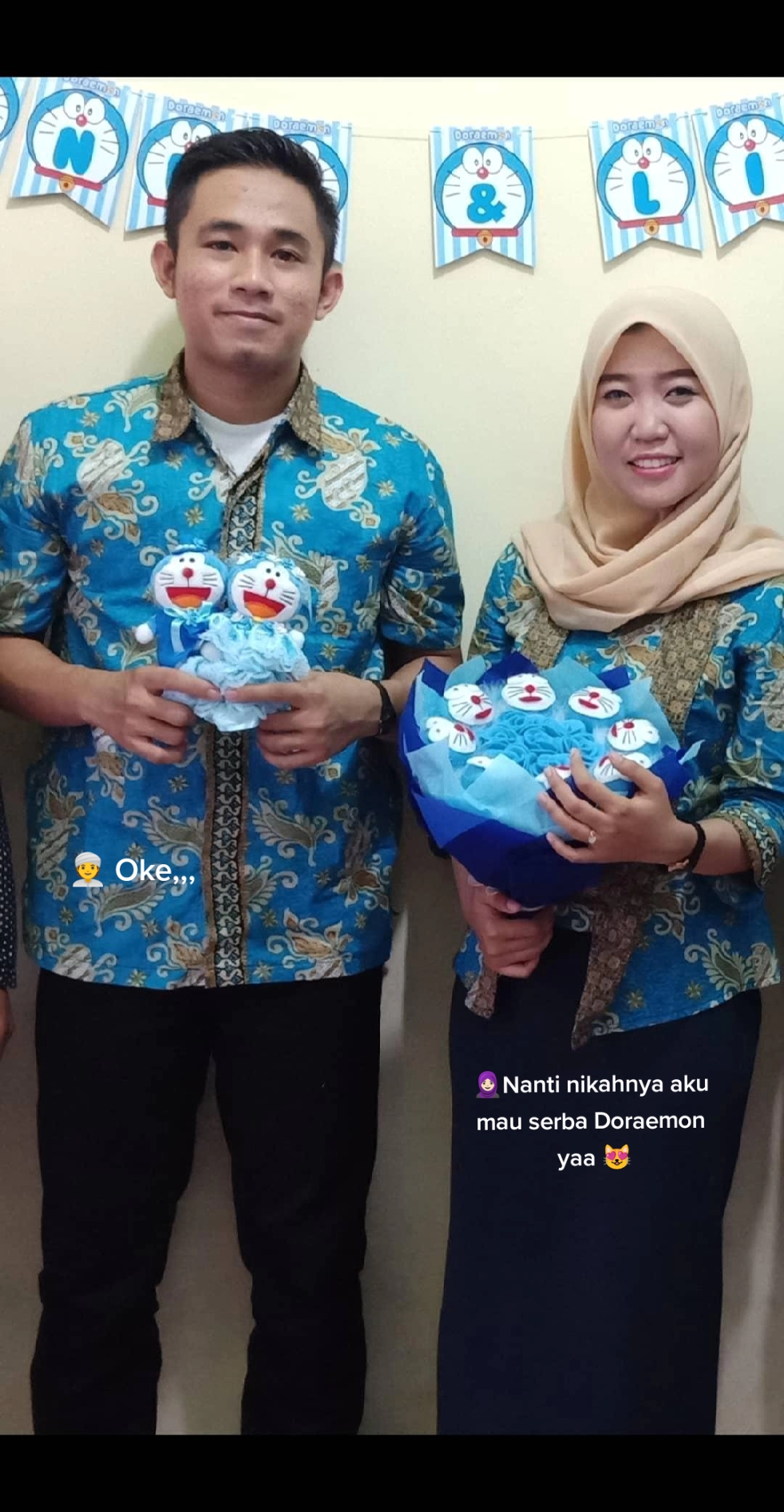 11 Potret pernikahan ini usung tema Doraemon, maskawin emasnya dibuat khusus hingga pelaminan unik