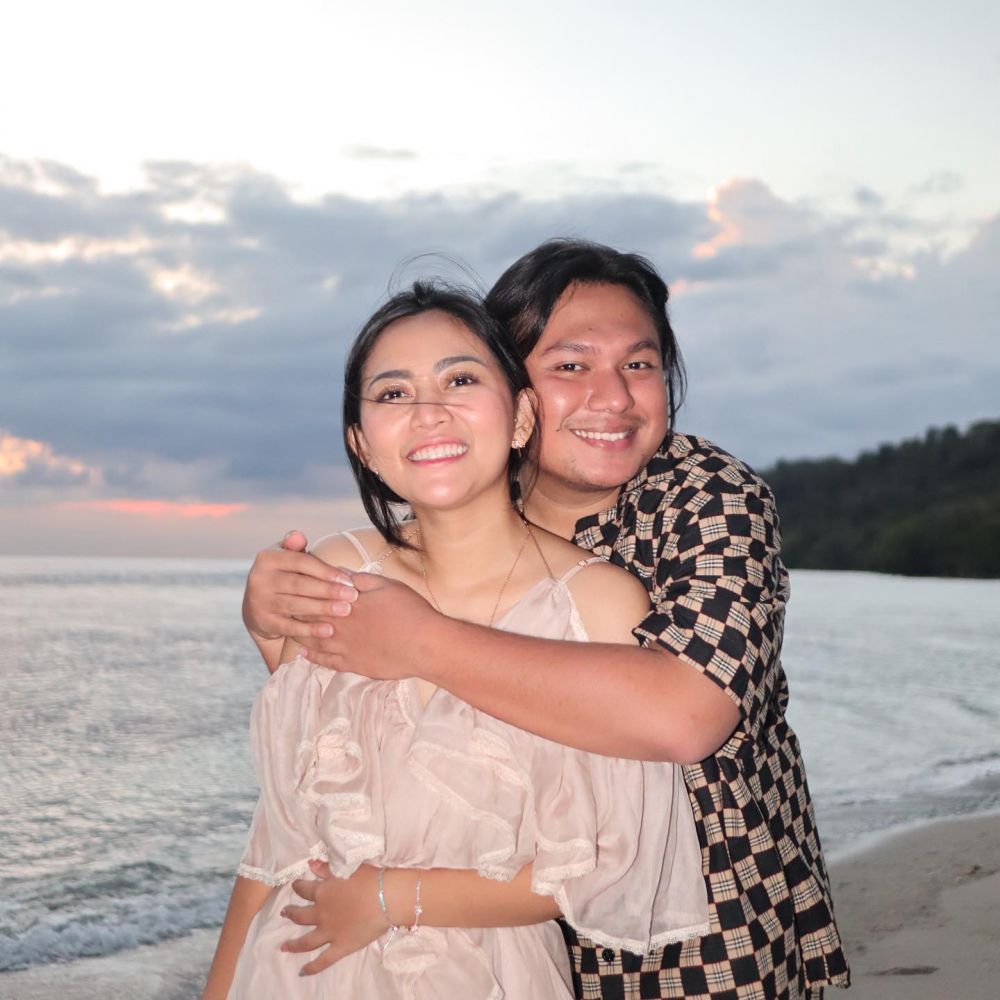 Sama-sama jadi influencer, begini 9 potret kebersamaan Keanu Agl dan Rachel Vennya, friendship goals