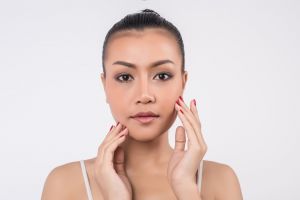 Tanpa treatment laser, begini trik hilangkan bintik hitam dan cerahkan wajah pakai 1 jenis buah