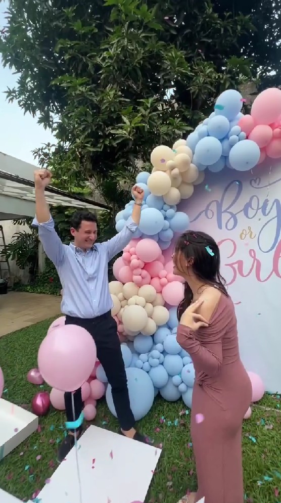 Kehamilannya sempat dirahasiakan, ini 9 potret gender reveal Steffi Zamora dan Nino Fernandez