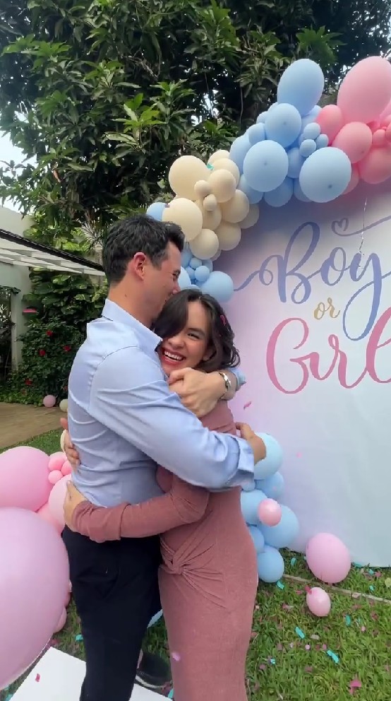 Kehamilannya sempat dirahasiakan, ini 9 potret gender reveal Steffi Zamora dan Nino Fernandez