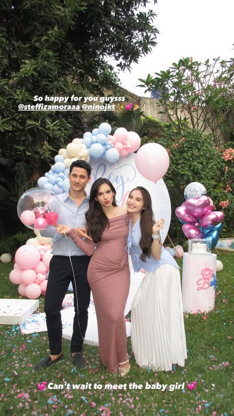 Kehamilannya sempat dirahasiakan, ini 9 potret gender reveal Steffi Zamora dan Nino Fernandez