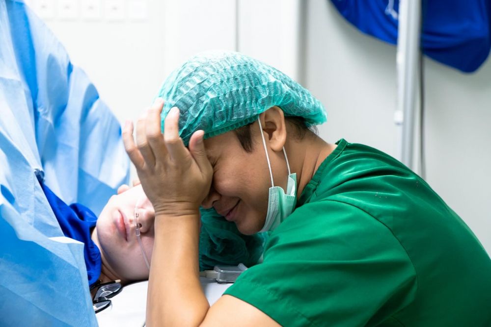 Baru diekspos, ini 9 potret persalinan Vika Kolesnaya istri Billy, tanpa didampingi keluarga Belarus