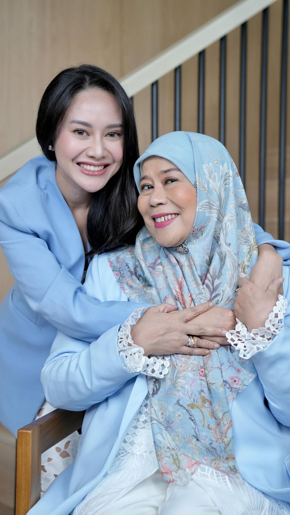 Disebut mertua idamana, 11 potret kebersamaan Dewi Yull dan Merdianti ini bikin banyak menantu iri