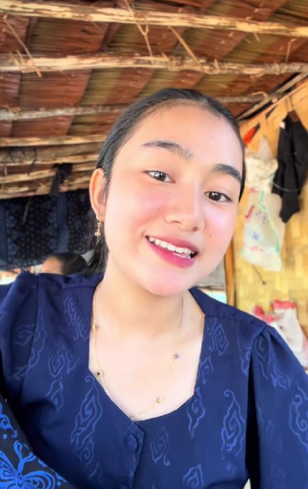 9 Potret Rumsyah, gadis Baduy viral tolak ajakan nikah vlogger India meski baru kenal