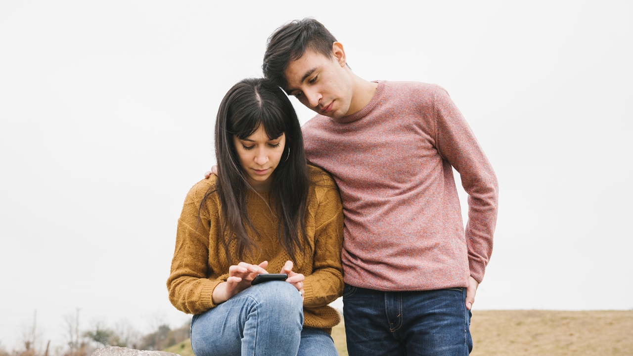 100 Kata-kata gombalan maut romantis bikin baper, manisnya susah dilupakan