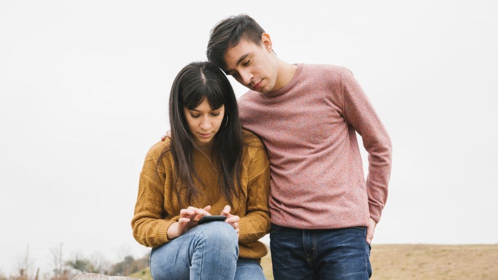 100 Kata-kata gombalan maut romantis bikin baper, manisnya susah dilupakan