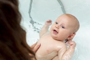 10 Sampo untuk menumbuhkan rambut bayi dengan cepat, aman di kulit si kecil harga di bawah Rp 100 ribu