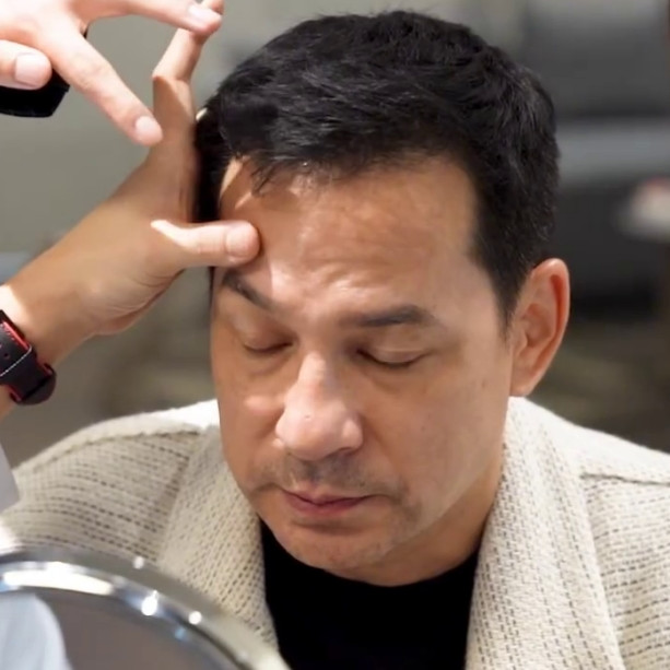 Emoh wajahnya keriput di usia lebih setengah abad, ini 9 potret Ari Wibowo oplas antiaging di Korea