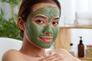 7 Masker alami paling ampuh mengecilkan pori-pori wajah, kulit jadi halus bebas minyak