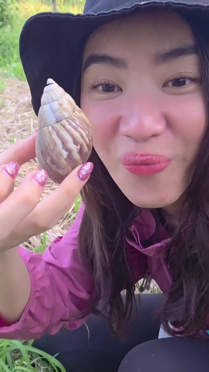 Biasa makan di resto, wanita ini keenakan nikmati siput bumbu lokal, ngeluh pahit karena bagian ini