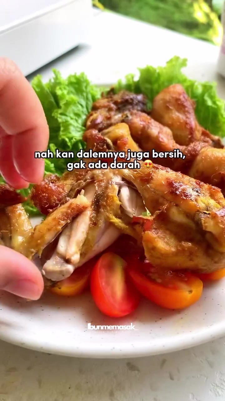 Trik ini sukses bikin daging ayam tak berdarah saat direbus atau digoreng, rahasianya di 1 bahan dapur