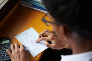 Rumus pendapatan, begini cara hitung gaji, laba usaha, dan penghasilan bersih dengan mudah