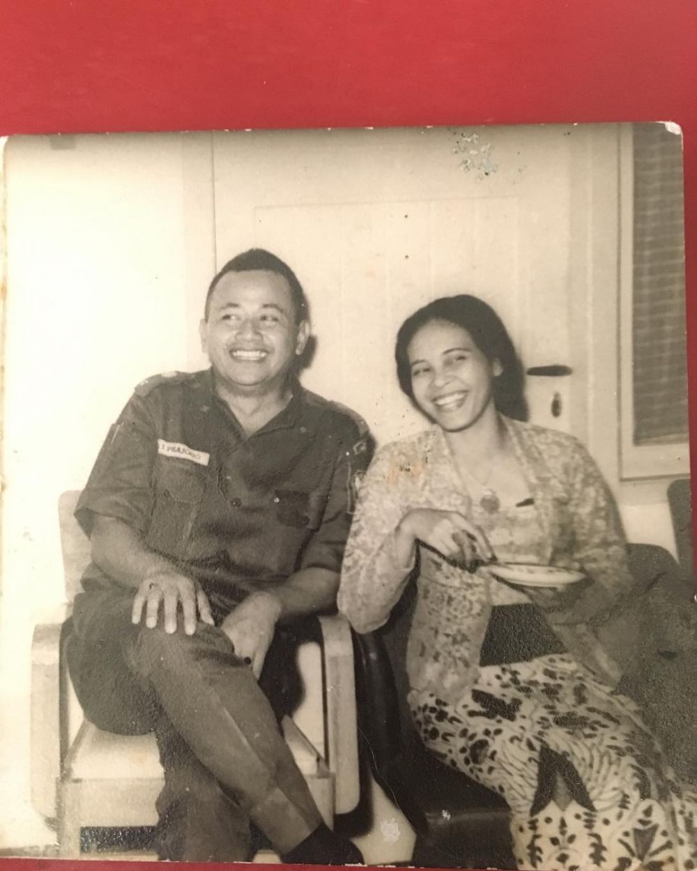 Pesona klasiknya nggak pudar dimakan waktu, ini potret masa muda 11 kakek dan nenek seleb