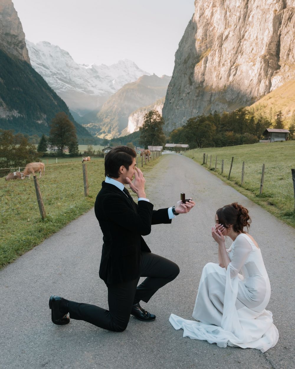 Romantis berlatar pemandangan Swiss, 9 potret El Rumi lamar Syifa Hadju, harga cincinnya nyaris Rp1 M