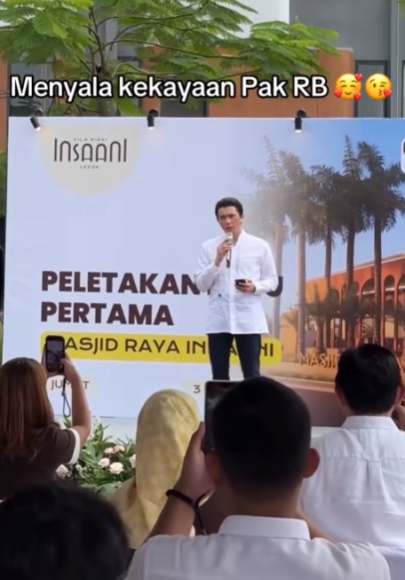 Reino Barack bangun masjid di perumahan, muat 1000 jamaah, 7 potretnya di peletakan batu pertama