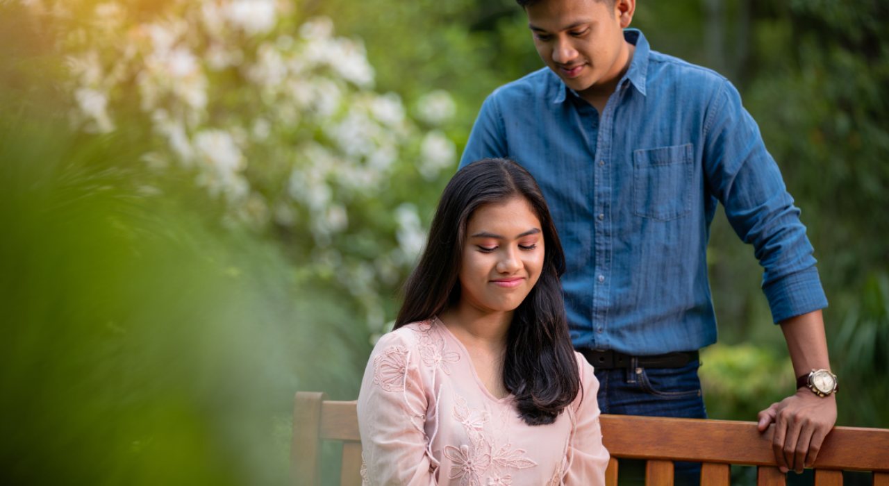 50 Puisi romantis bikin baper 2025, kata-kata indah yang menyentuh hati