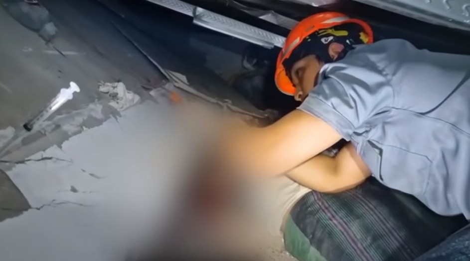 Sosok Dokter Aaron Simatupang, rela bertaruh nyawa saat amputasi korban di bawah reruntuhan ponpes