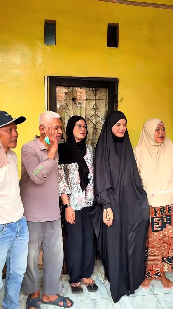Sempat dituding ogah tanggung jawab, 9 potret Nadya Almira kunjungi korban ditabraknya 12 tahun lalu
