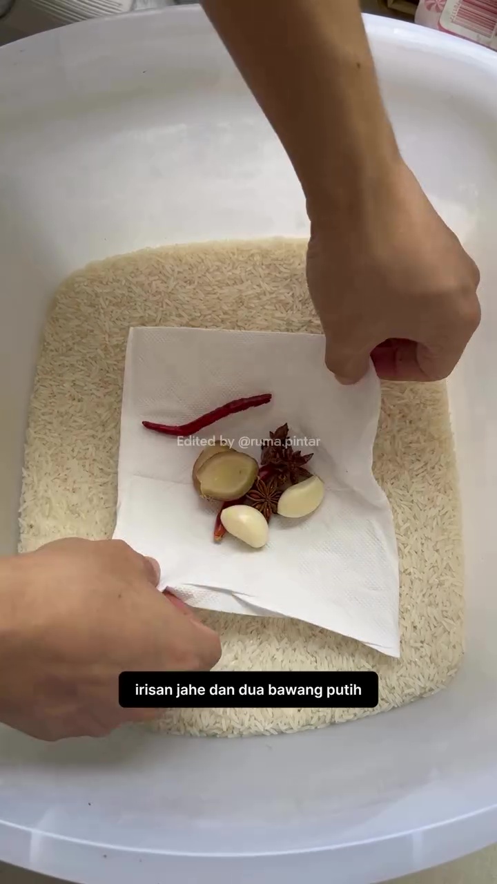 Tak perlu pakai cuka, ini trik ampuh supaya beras bebas kutu dan semut bermodal rempah-rempah dapur