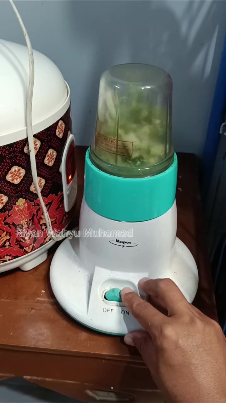 Hama ulat di tanaman sawi bisa hilang dengan pestisida nabati dari rempah serai, begini cara buatnya 