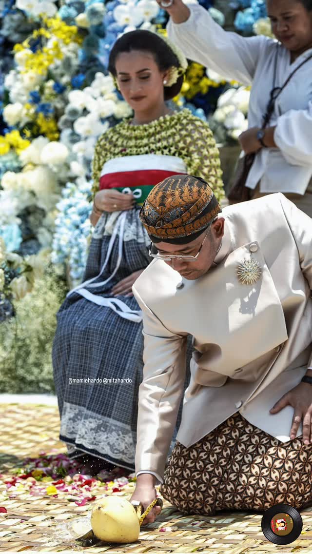 9 Potret Andrea Scherer, menantu Ari Sigit, gelar mitoni kehamilan, dihelat intim dengan adat Jawa