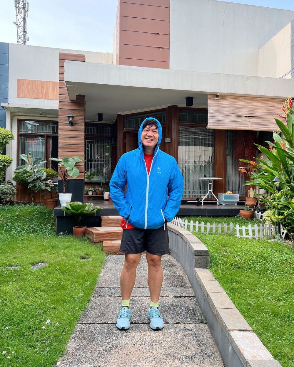 Suka bikin konten lucu dengan istri, ini 11 potret kompak 'Chelsea' Para Pencari Tuhan bareng pasangan