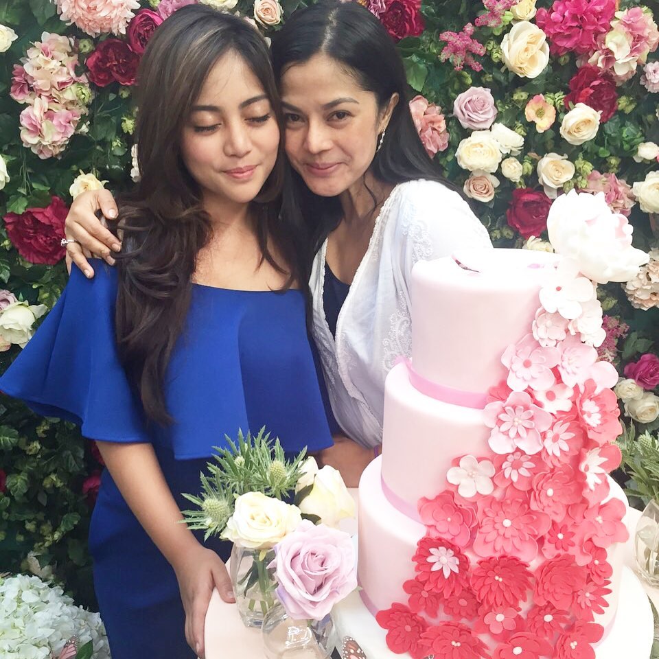 Dulu disuruh panggil tante, intip 11 potret kebersamaan Rachel Vennya dan ibunda dari dulu hingga kini