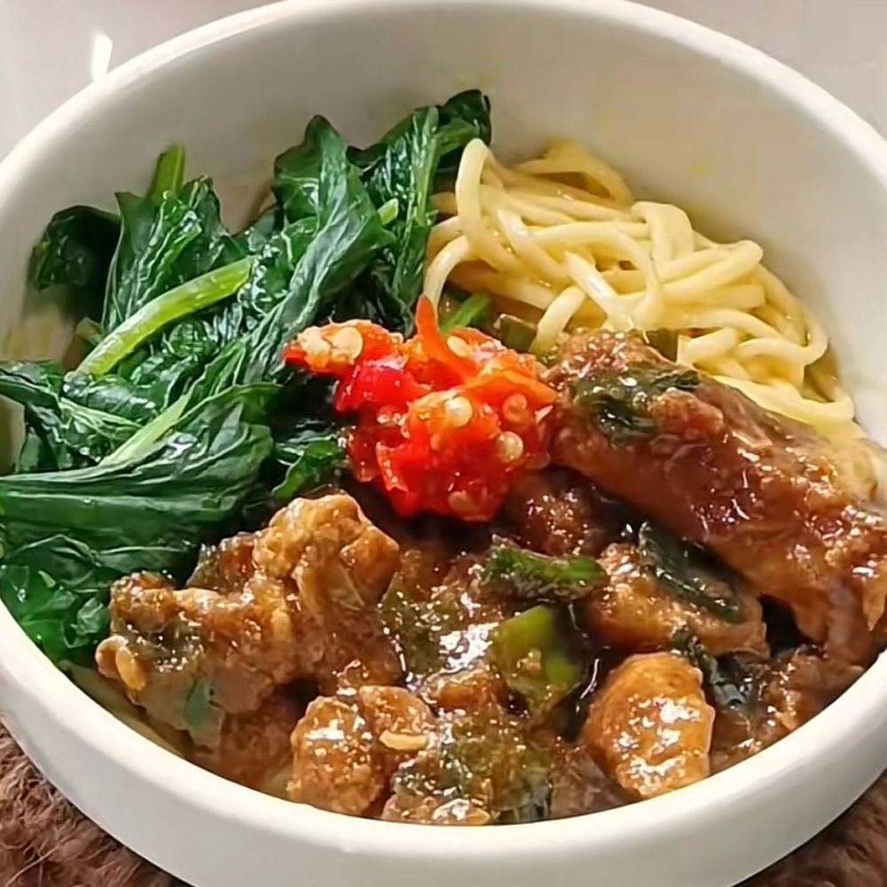 9 Resep mie ayam homemade gurih dan empuk, mudah dibuat sendiri di rumah