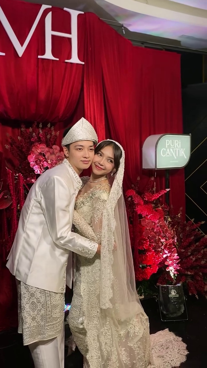 9 Potret pernikahan Meyden dan pacar mualafnya, sudah akad Agustus baru dipublish sekarang